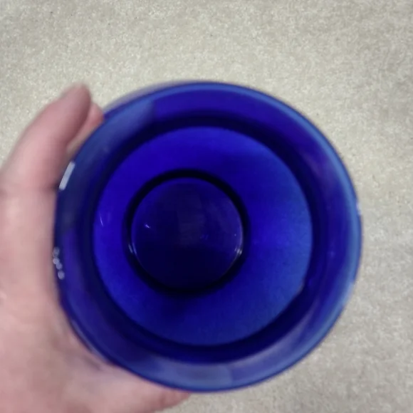 Elegant Blue Glass Vase - Picture 6 of 6